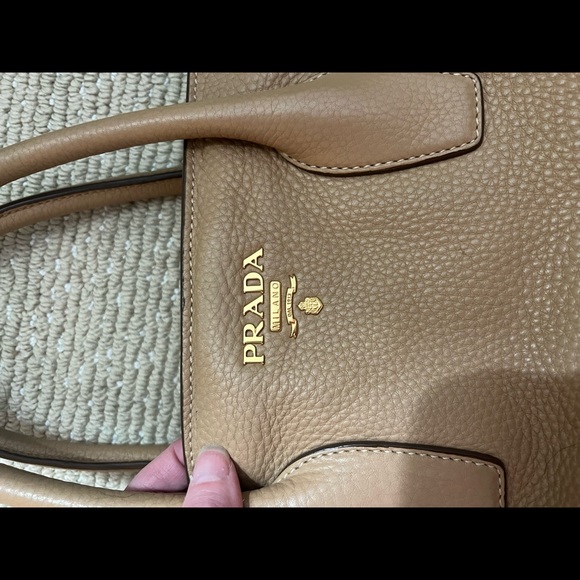 Prada leather tote in camel - Picture 4 of 4